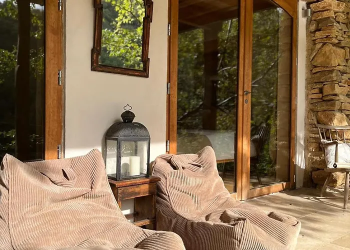 House Ii // Alauzet + Nature Hébergement de vacances Castelnau-de-Mandailles